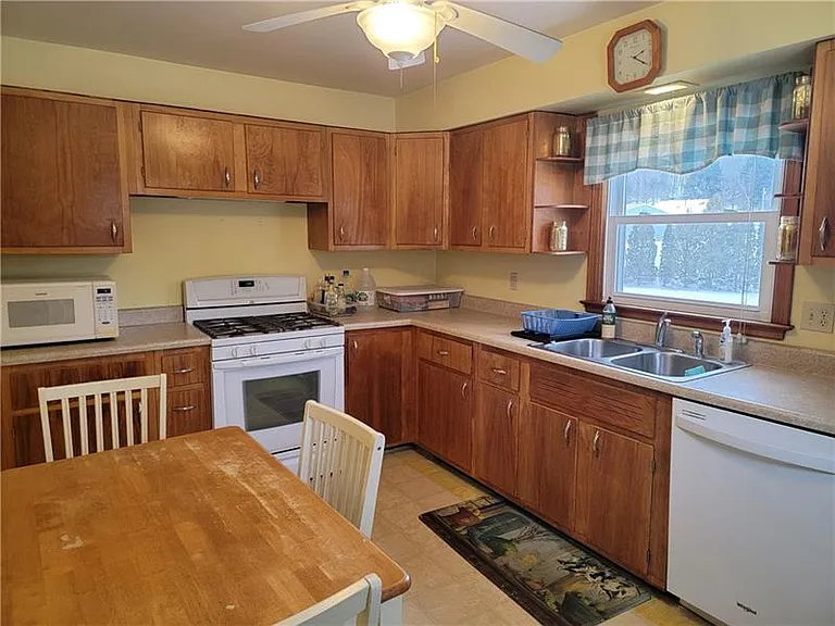 302 South Dr — Photo 7