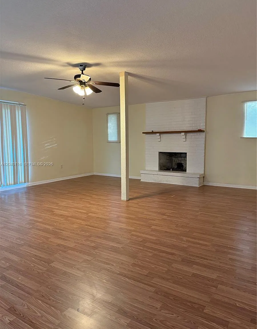 3 bed, 2.0 bath, $1,699 — Photo 3