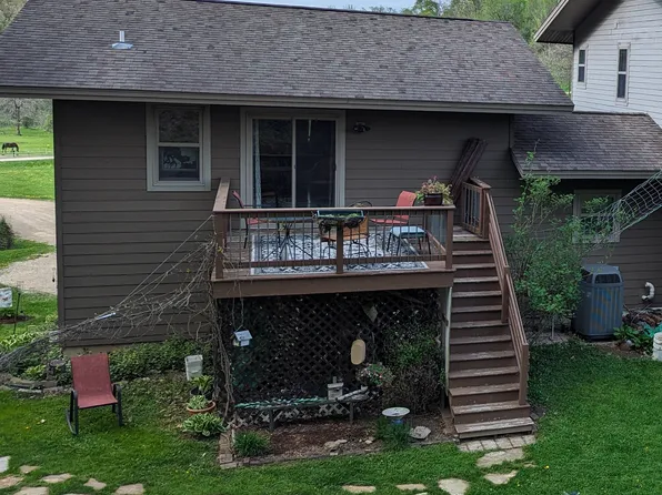 3201 Bergum Rd, Mount Horeb, WI 53572