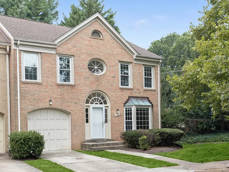 1550 McLean Commons Ct