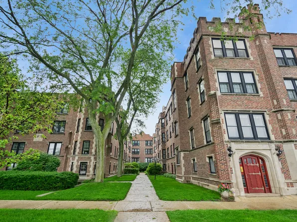 598 Sheridan Sq APT 2W, Evanston, IL 60202