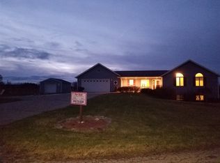 607 E Randall St, Coopersville, MI 49404