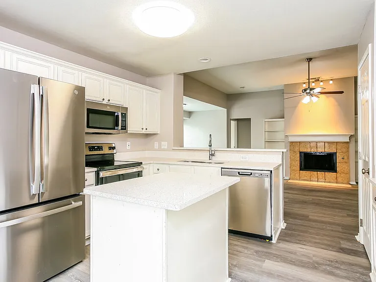 2716 Wild Grove Ln — Photo 8