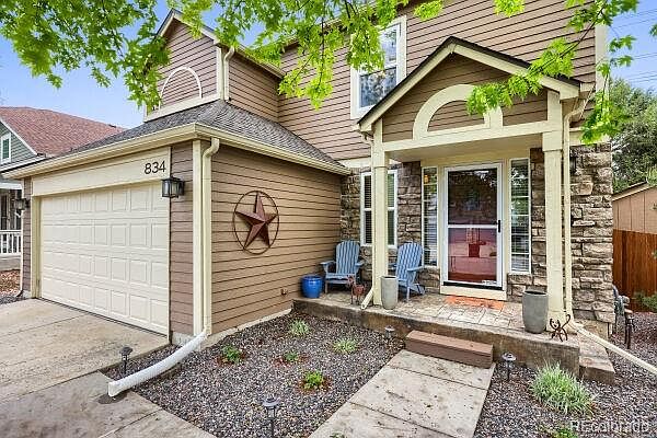 1st image of 834 S Carlton Street