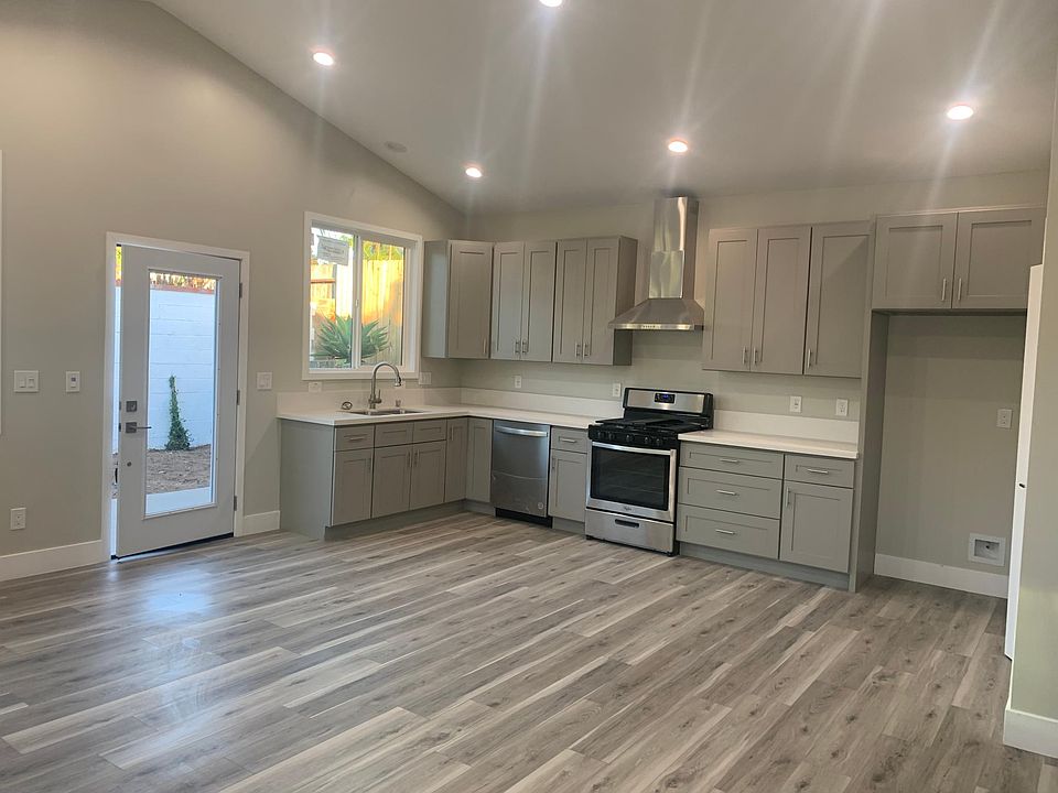 Kitchen / living area