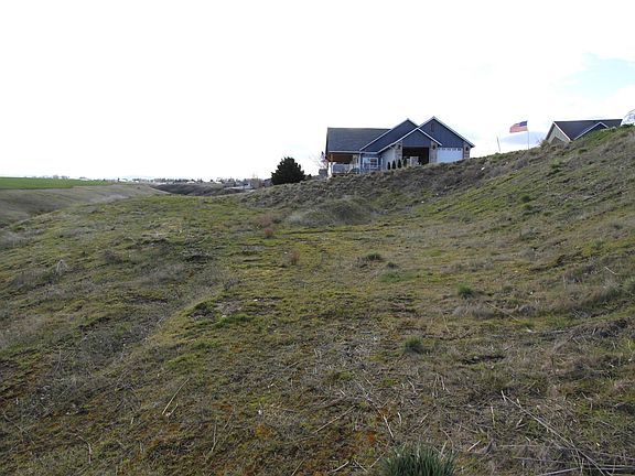 2nd image of 3225 Hidden Valley Loop