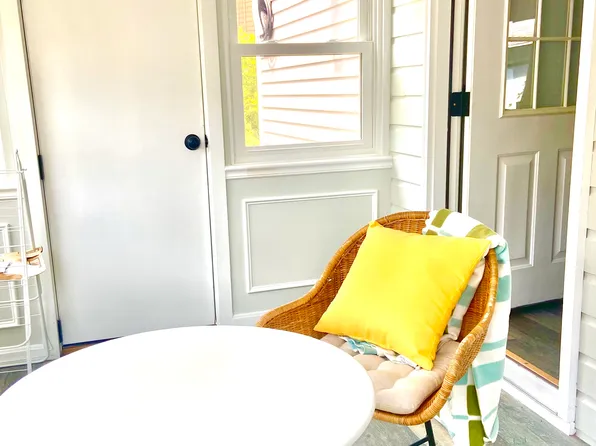 18 Oak Cir, Merrimac, MA 01860