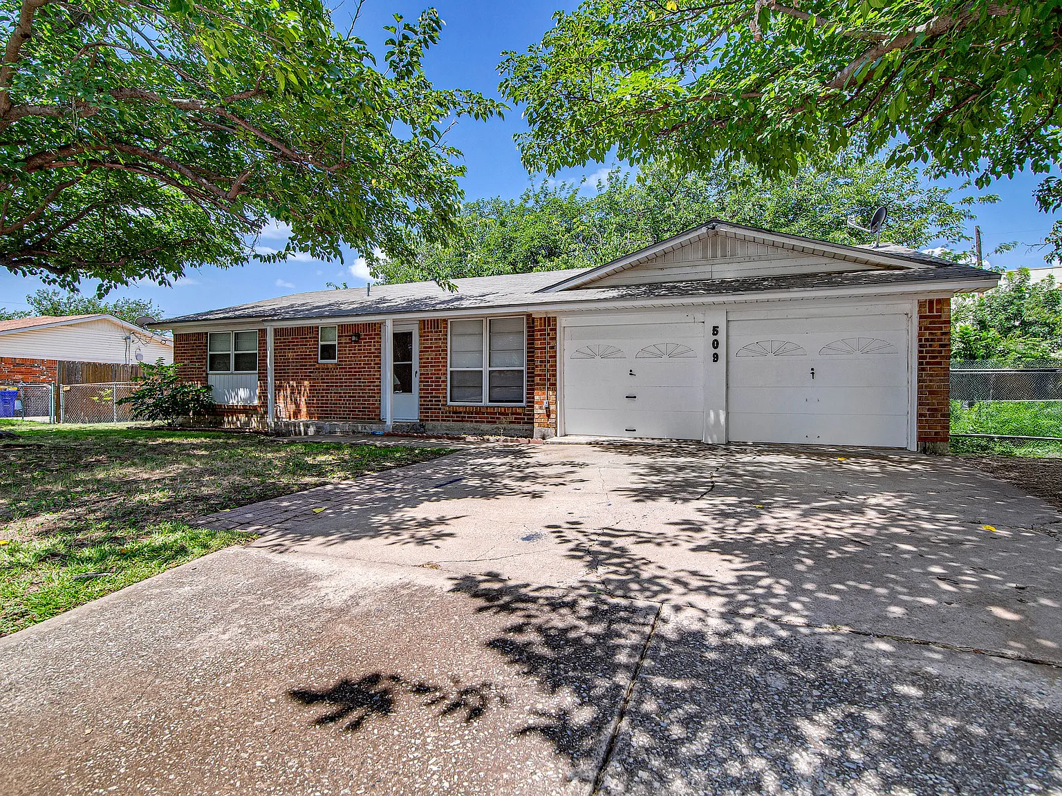 3 bed, 1260 sqft, $1,800 — Photo 2