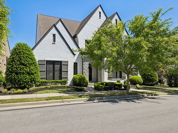 3rd image of 421 Glen West Dr