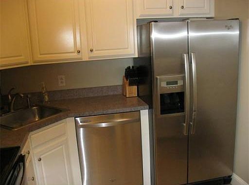 2nd image of 86 E Howard St Unit 305