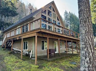 70 N Rim View Pl, Hoodsport, WA 98548