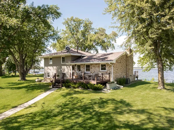 202 King St W, Osakis, MN 56360