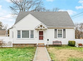 12 Edison St, Stratford, CT 06614