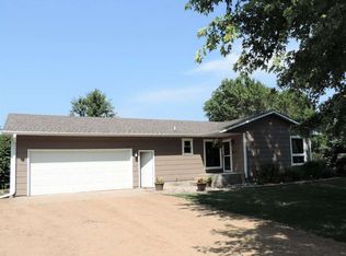 106 Sunset St, Yankton, SD 57078