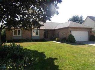 1455 Tiverton Trail Dr, Rochester Hills, MI 48306