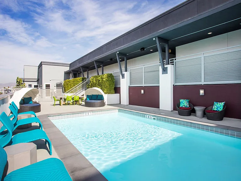 Living at NoHo — Photo 16