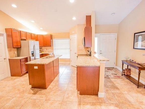 5th image of 393 Terrace Dr