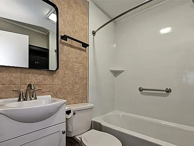 225 Charlesvoix Ave — Photo 11
