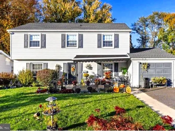 71 Baldwin Ln, Willingboro, NJ 08046