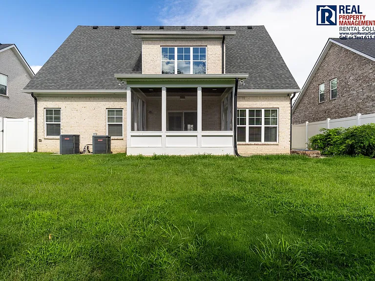 3527 Pershing Dr — Photo 33