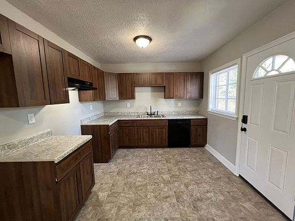 5th image of 1079 Poppen Dr