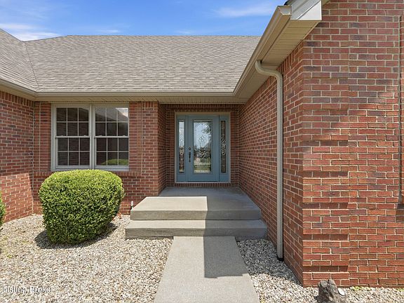 3rd image of 105 Bethany Ct