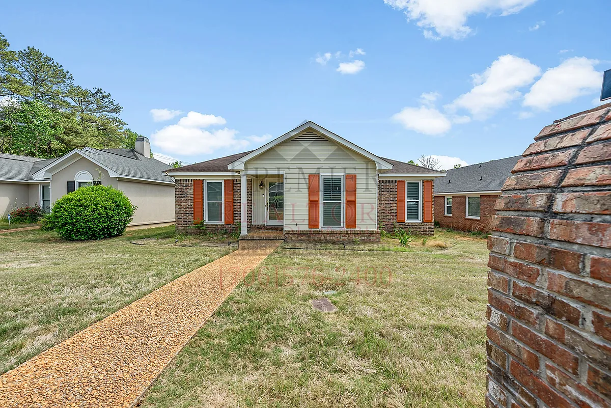 Building Photo - 7005 Robins Nest Dr