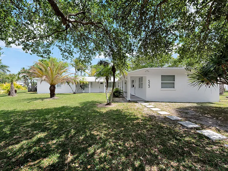 The Oaks at Royal Palm — Photo 1