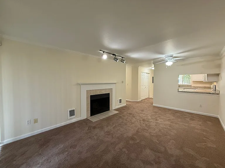 11112 NE 124th Ln #D115 — Photo 11