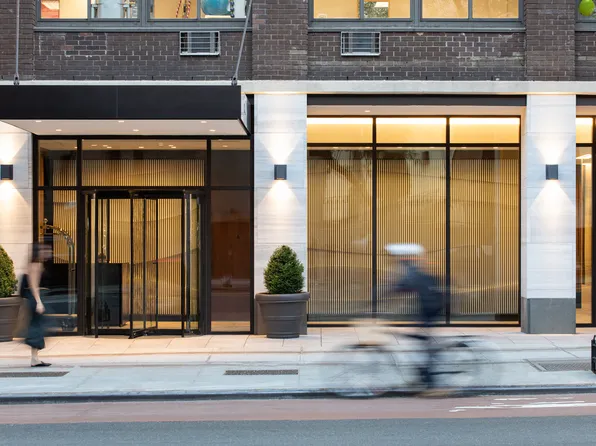 300 East 34th Street image 35 of 47