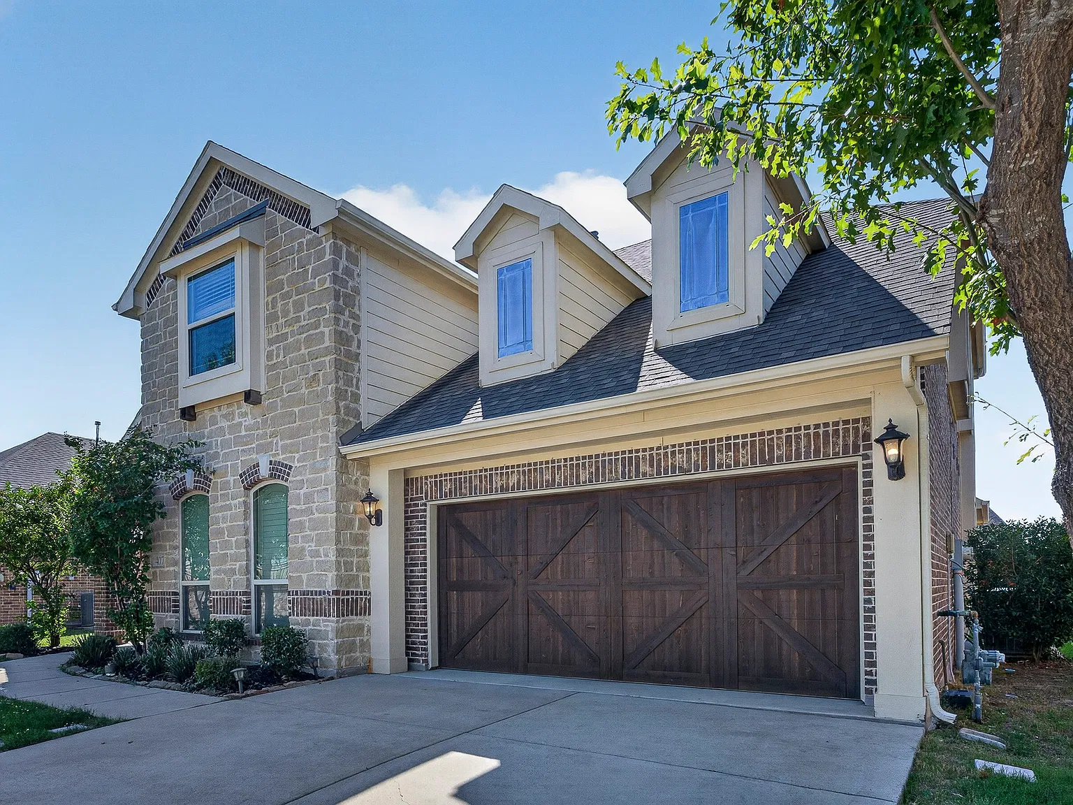 5 bed, 3463 sqft, $4,000 — Photo 2