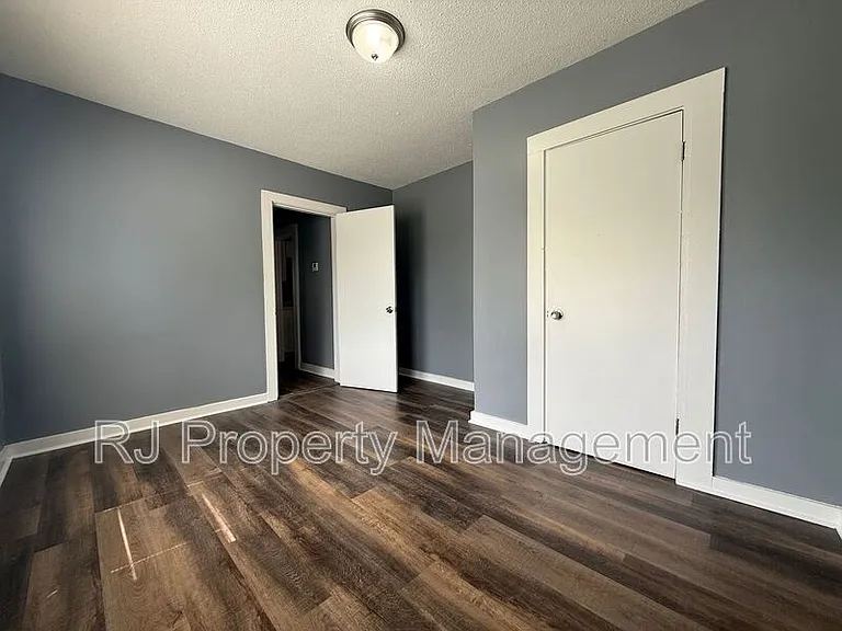 425 Carpenter St — Photo 5