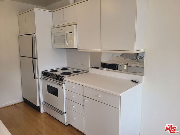 5th image of 960 Larrabee St APT 310