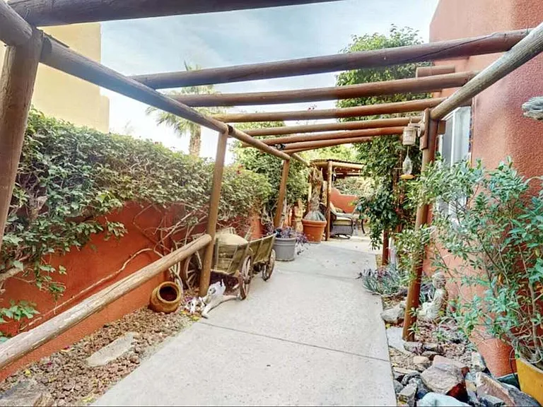53655 Avenue Ramirez — Photo 8