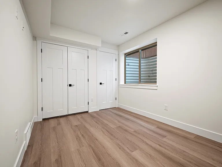 2233 Jefferson Ave #1 — Photo 8