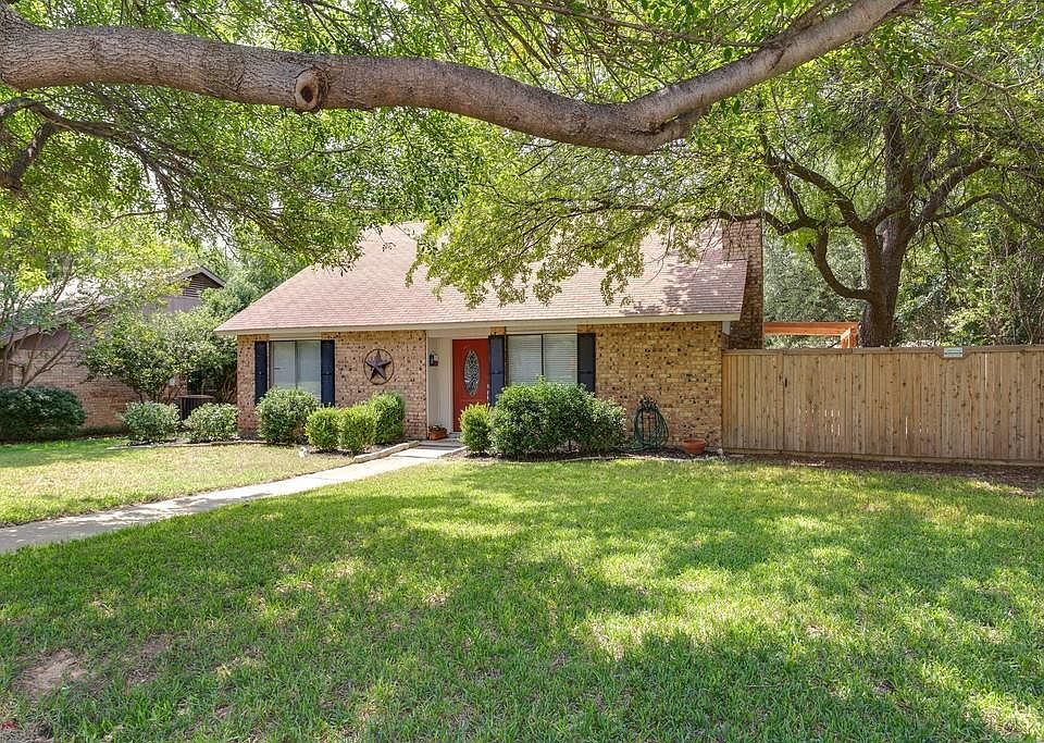 1st image of 3008 Charter Oak Dr