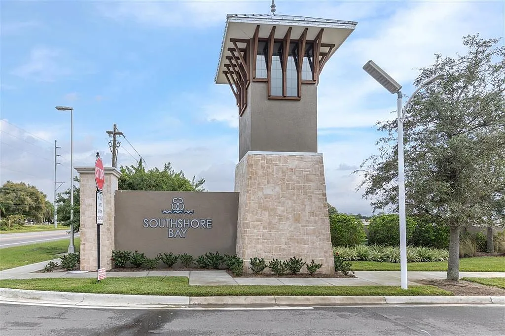 3 bed, 2.0 bath, 1516 sqft, $2,400 — Photo 4