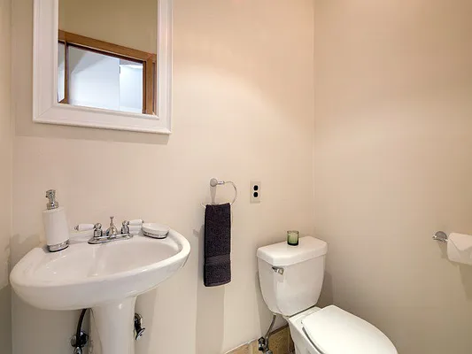 Sold by Sotheby's International Realty | media 22