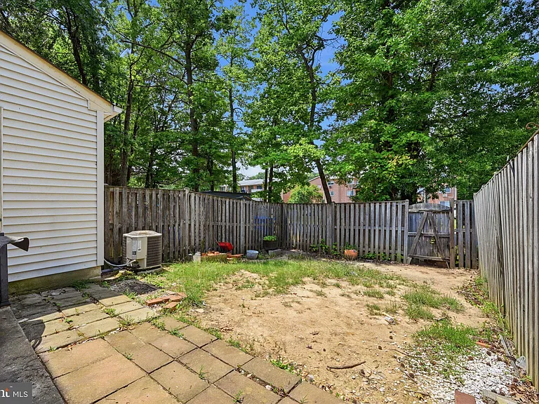 16 Meadowside Ct — Photo 39