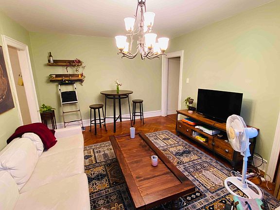 2nd image of 4627 Locust St Floor 1