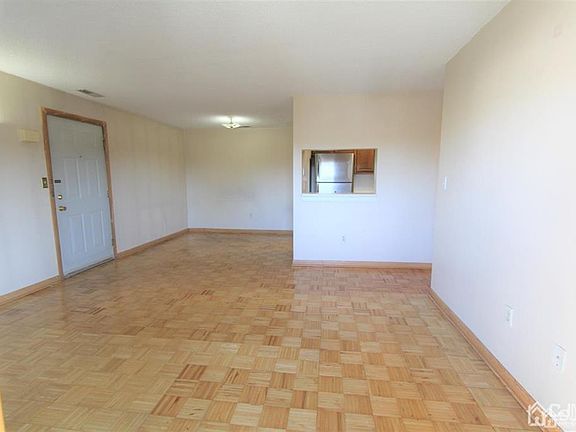 3rd image of 4812 Ravens Crest Dr