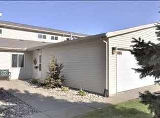 1083 Wedgewood Dr, Plainwell, MI 49080