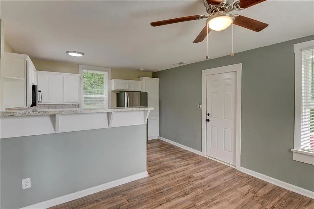 1 bed, 650 sqft, $1,075 — Photo 3