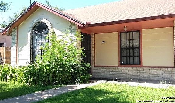 3rd image of 2211 Vera Cruz St