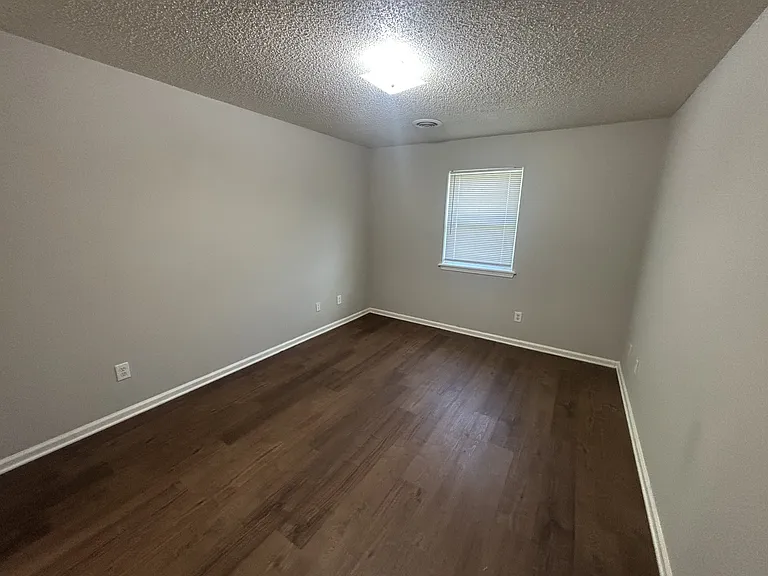 155 N Franklin Dr — Photo 5