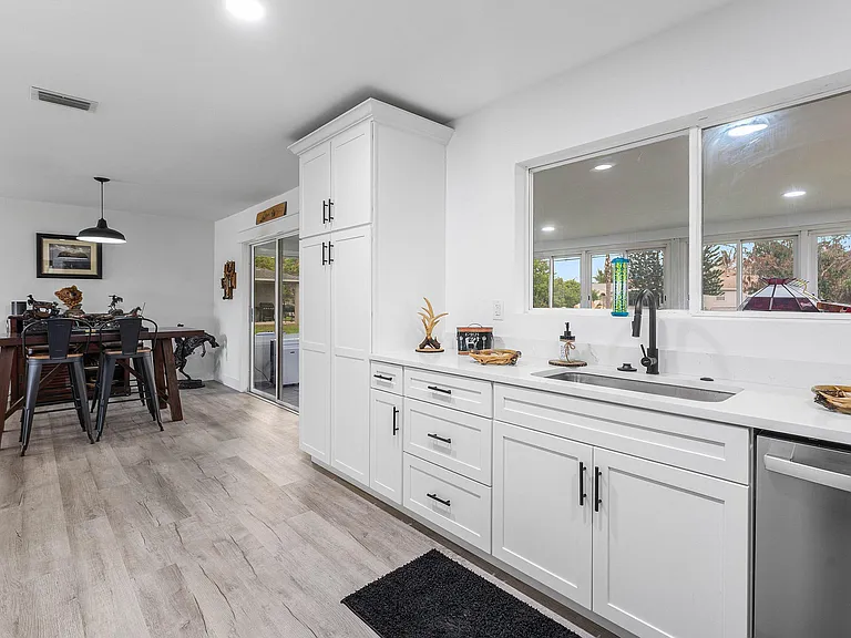 2937 SE Ironton Ave — Photo 11
