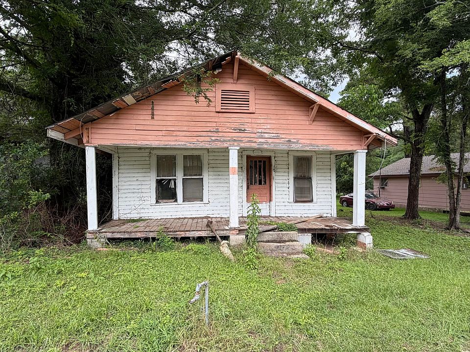 1st image of 412 McInnis St