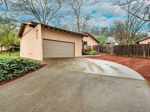 2nd image of 3188 Latham Ln