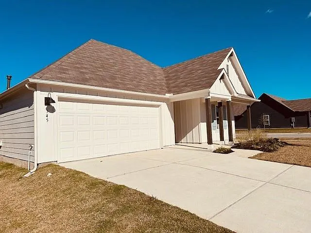 4 bed, 2.0 bath, 2034 sqft, $2,095 — Photo 2
