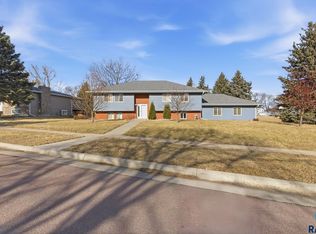 6201 W 32nd St, Sioux Falls, SD 57106